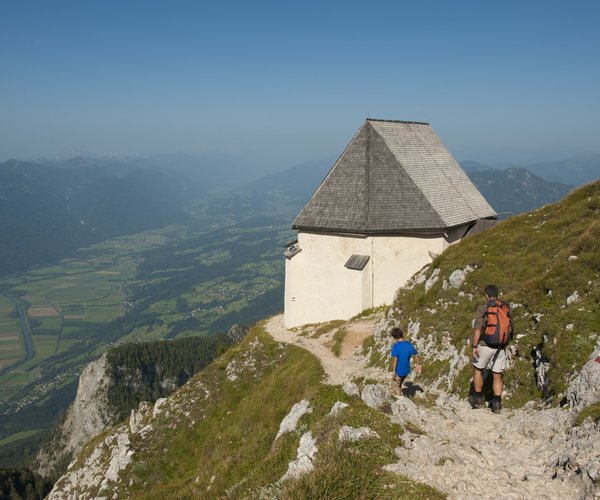 Wandern am Dobratsch beim Aufenthalt am Campingplatz in Österreich von Seecamping Berghof
